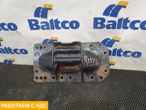 Кронштейн траверсы рамы правый