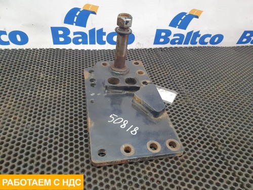 Кронштейн заднего бампера правый