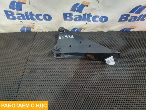 Кронштейн переднего бампера правый