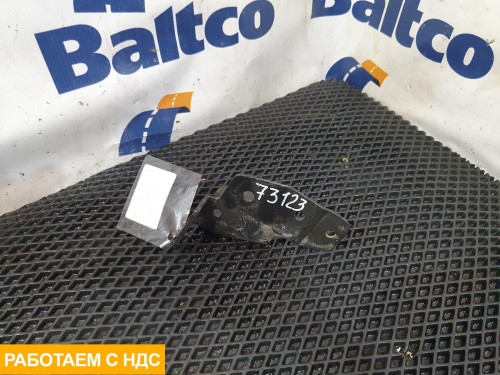 Кронштейн радиатора левый