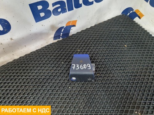 Кронштейн трубки компрессора