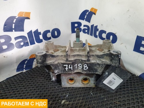 Подушка двигателя левая