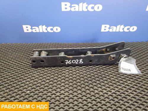 Кронштейн бампера правый