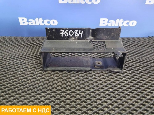 Кронштейн бачка омывателя