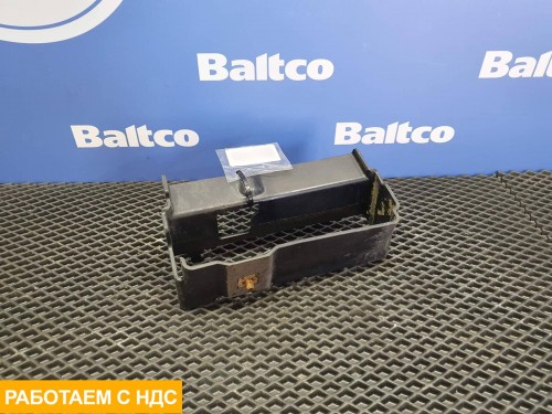 Кронштейн бачка омывателя