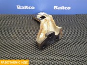 Кронштейн брызговика правый